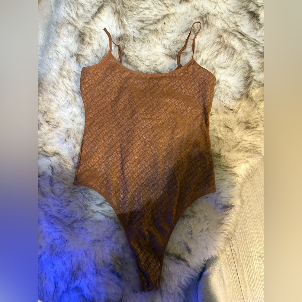 SKIMS Logo Brown Mesh Foil Cami
Bodysuit / Size s